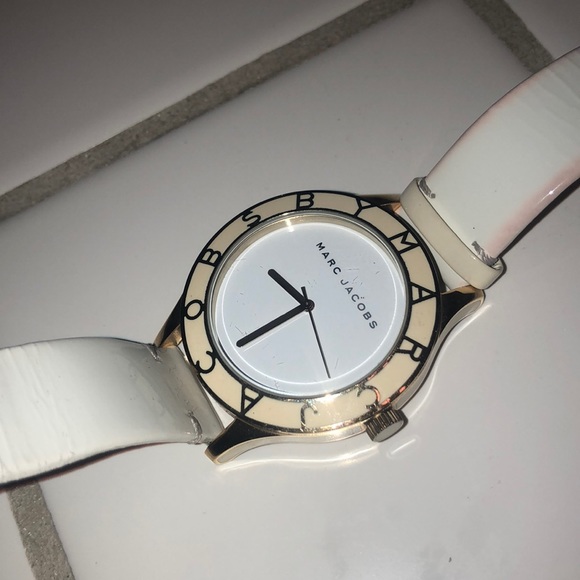 Marc by Marc Jacobs white and gold leather watch - Picture 4 of 8